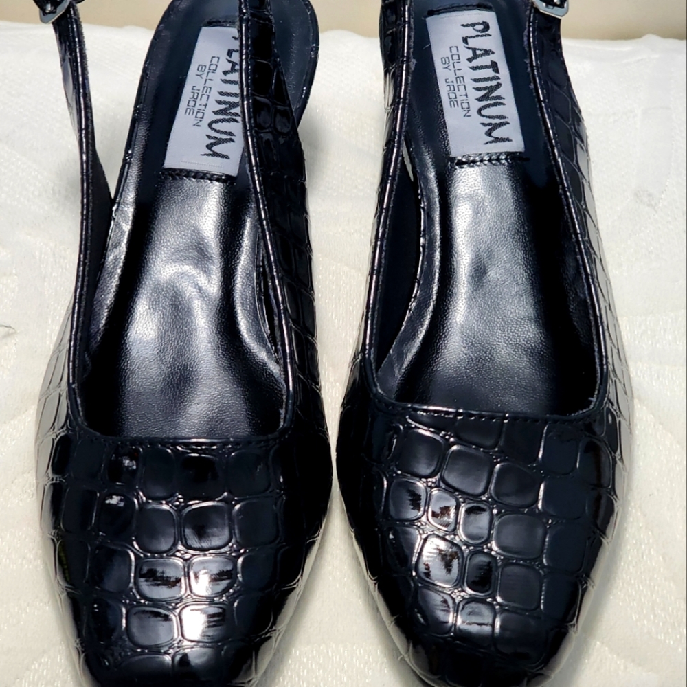 Black also available in Cream sizes from 6-12